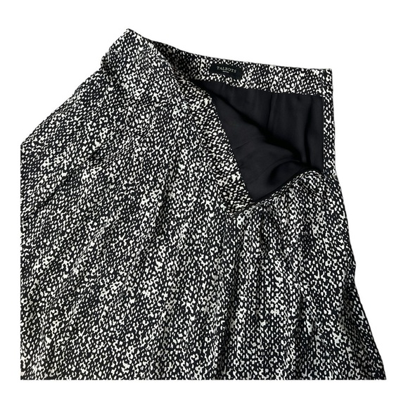 Talbots Black White Patterned Pleated Silky Knee Length Full Mini Skirt SizeMP - Picture 12 of 15